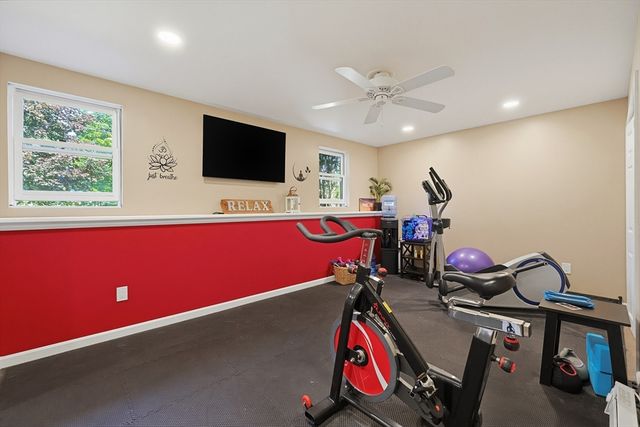 29 Tide Meadows Dr, Berkley, MA 02779