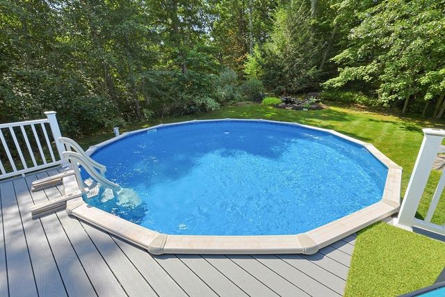 29 Tide Meadows Dr, Berkley, MA 02779