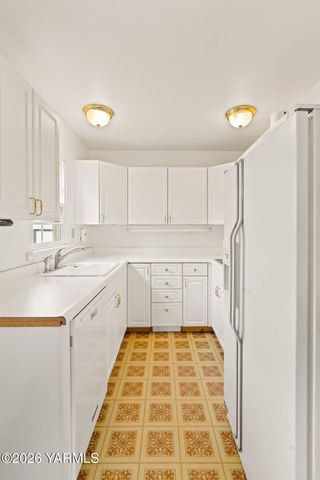 3102 Summitview Ave, Yakima, WA 98902