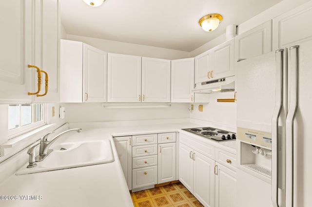 3102 Summitview Ave, Yakima, WA 98902