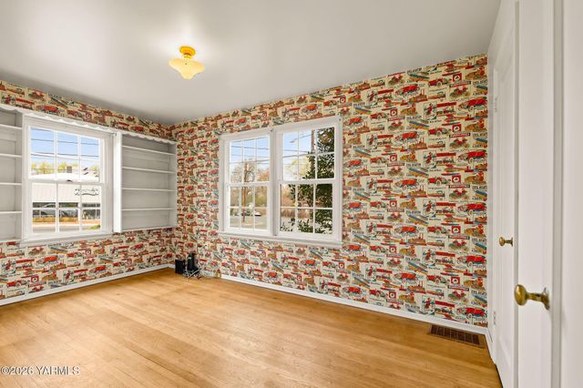 3102 Summitview Ave, Yakima, WA 98902