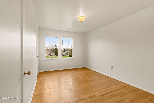 3102 Summitview Ave, Yakima, WA 98902