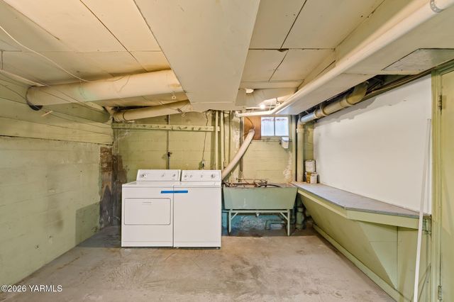 3102 Summitview Ave, Yakima, WA 98902