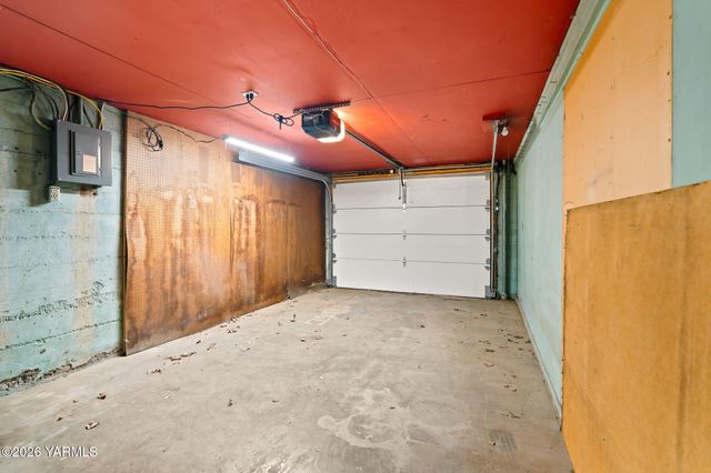 3102 Summitview Ave, Yakima, WA 98902