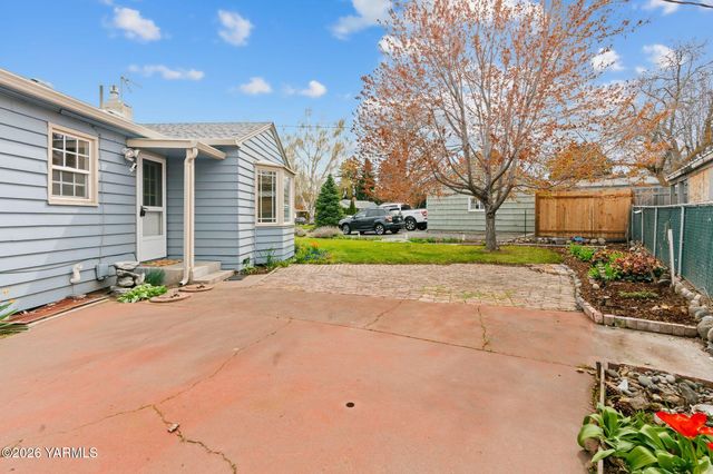 3102 Summitview Ave, Yakima, WA 98902
