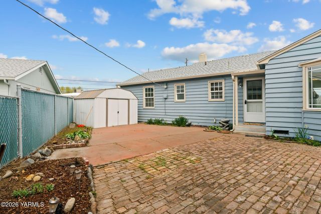 3102 Summitview Ave, Yakima, WA 98902