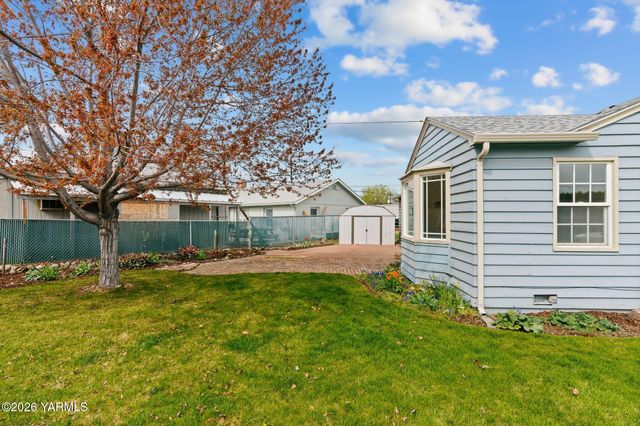 3102 Summitview Ave, Yakima, WA 98902