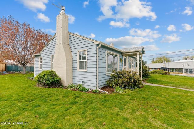 3102 Summitview Ave, Yakima, WA 98902