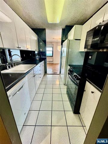 7855 JFK Blvd E 11 I, North Bergen, NJ 07047