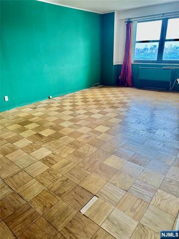 7855 JFK Blvd E 11 I, North Bergen, NJ 07047