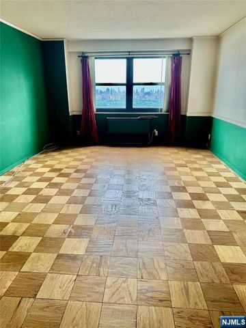 7855 JFK Blvd E 11 I, North Bergen, NJ 07047