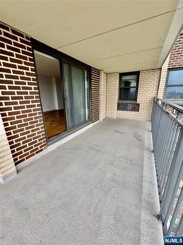 7855 JFK Blvd E 11 I, North Bergen, NJ 07047