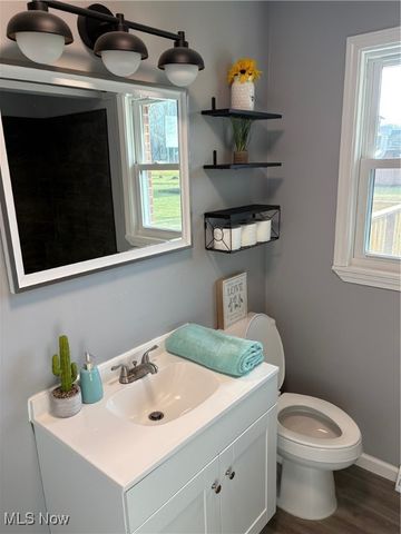 4135 Leavitt Drive NW, Warren, OH 44485