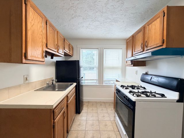 8 Kent St 1R, Quincy, MA 02169