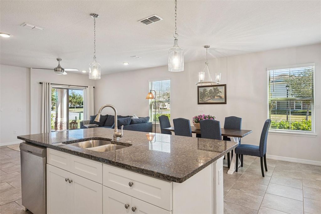 Image 14 of property listing at 16156 ARBOR CREST ALLEY, Winter Garden, FL 34787