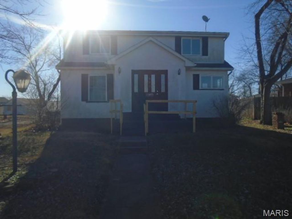 802 E Chestnut Street, Desloge, MO 63601