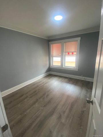 587 Main Street 2, Islip, NY 11751