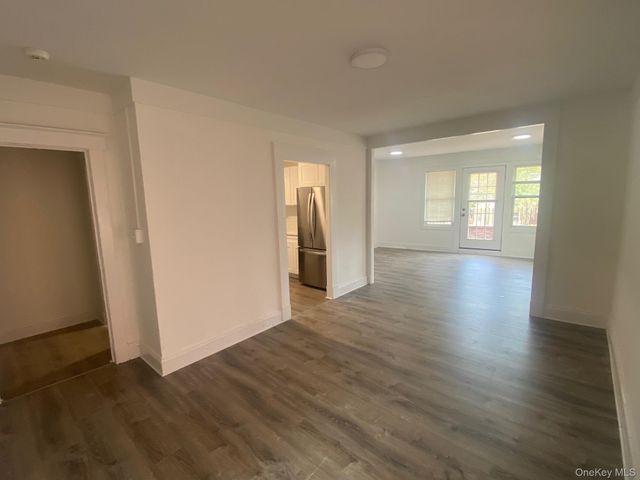 587 Main Street 2, Islip, NY 11751