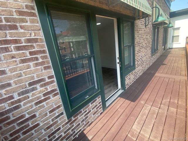 587 Main Street 2, Islip, NY 11751