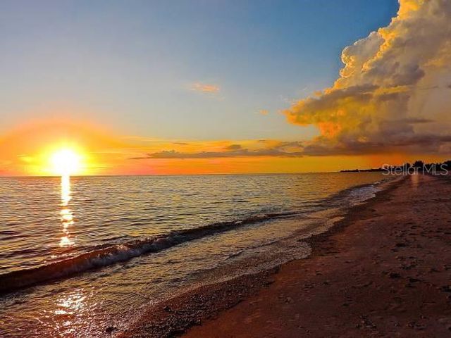 738 SORRENTO INLET 738, Nokomis, FL 34275