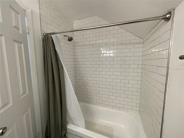 2138 NW 29TH PLACE, Gainesville, FL 32605