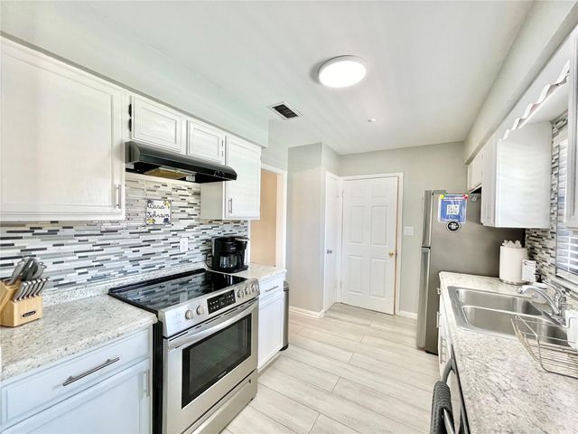 2138 NW 29TH PLACE, Gainesville, FL 32605