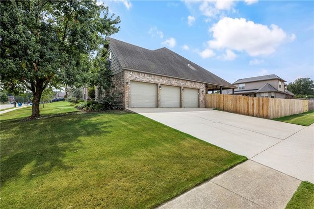 775 Douglas Street, Pea Ridge, AR 72751
