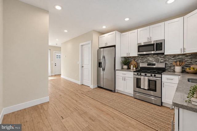 425 W THOMPSON ST, Philadelphia, PA 19122