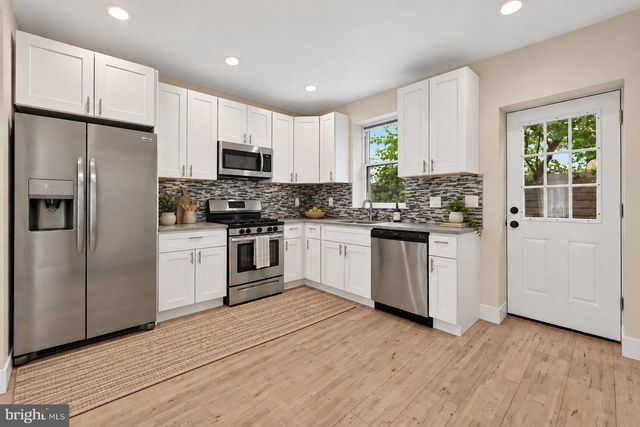 425 W THOMPSON ST, Philadelphia, PA 19122