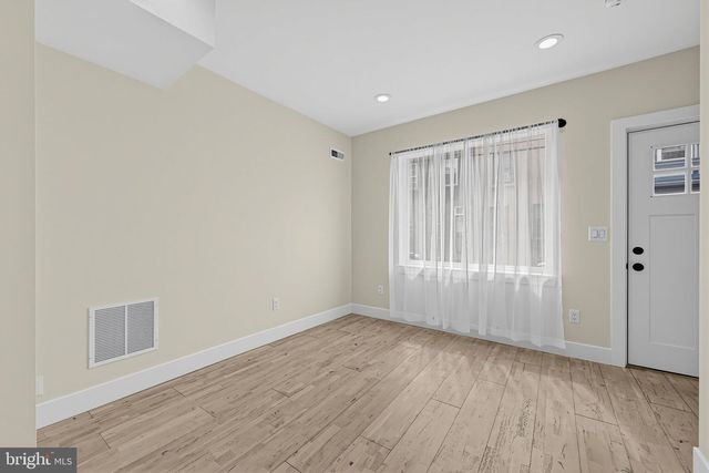 425 W THOMPSON ST, Philadelphia, PA 19122