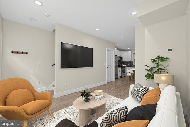 425 W THOMPSON ST, Philadelphia, PA 19122