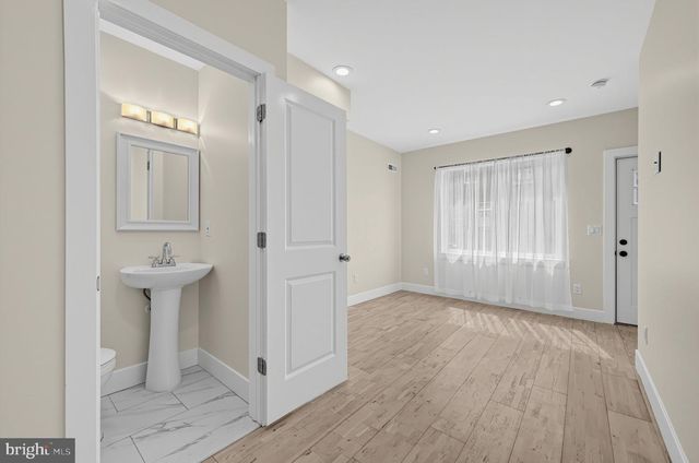 425 W THOMPSON ST, Philadelphia, PA 19122