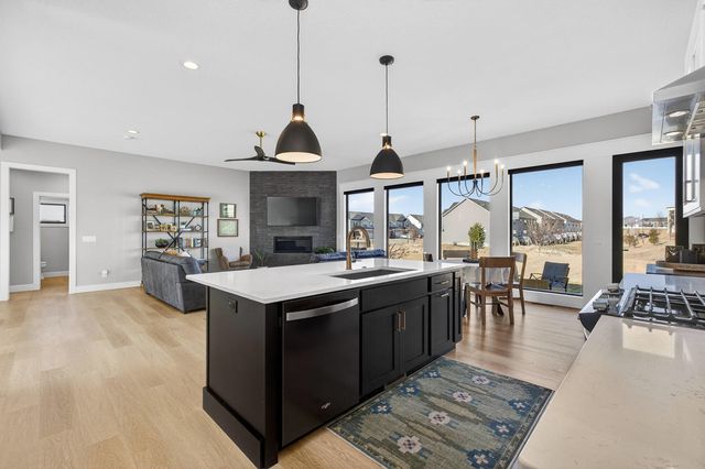 4586 Lakeside Drive, Bettendorf, IA 52722