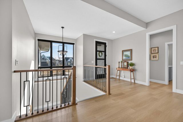 4586 Lakeside Drive, Bettendorf, IA 52722