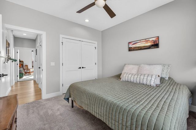 4586 Lakeside Drive, Bettendorf, IA 52722