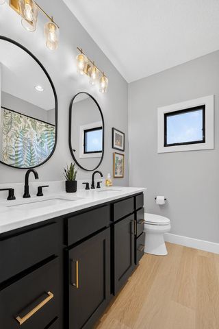 4586 Lakeside Drive, Bettendorf, IA 52722