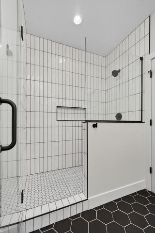 4586 Lakeside Drive, Bettendorf, IA 52722