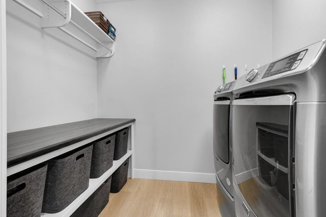 4586 Lakeside Drive, Bettendorf, IA 52722