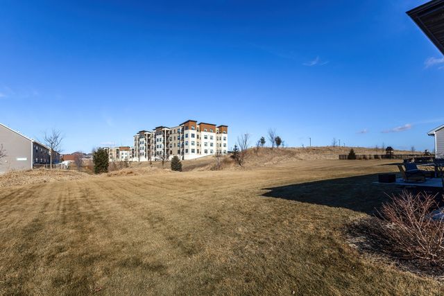 4586 Lakeside Drive, Bettendorf, IA 52722