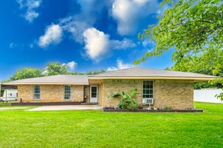 2034 Twin Oaks Drive, Midlothian, TX 76065