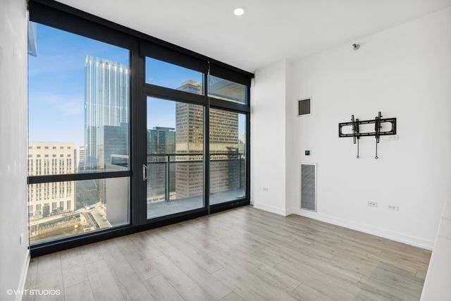 235 W Van Buren Street 2213, Chicago, IL 60607