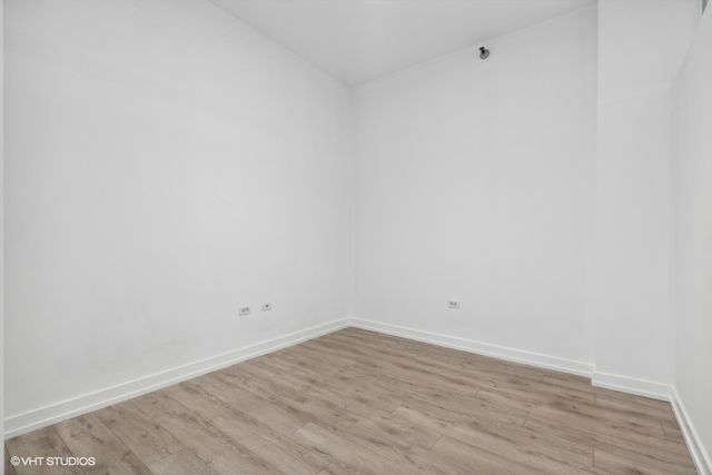 235 W Van Buren Street 2213, Chicago, IL 60607