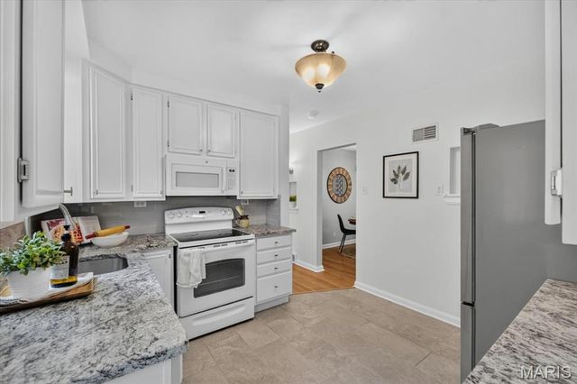 1102 Selma Avenue, Webster Groves, MO 63119