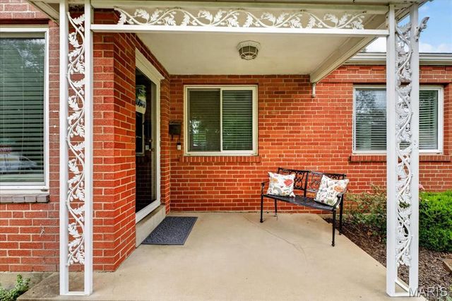 1102 Selma Avenue, Webster Groves, MO 63119
