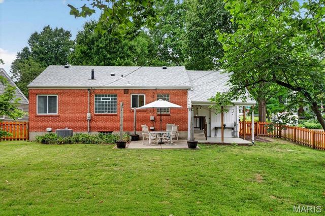 1102 Selma Avenue, Webster Groves, MO 63119