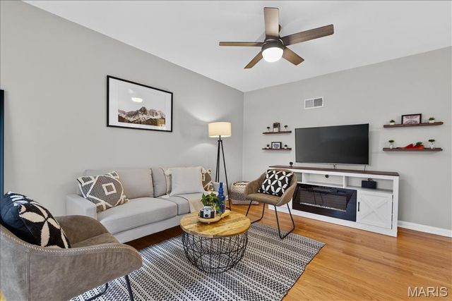 1102 Selma Avenue, Webster Groves, MO 63119