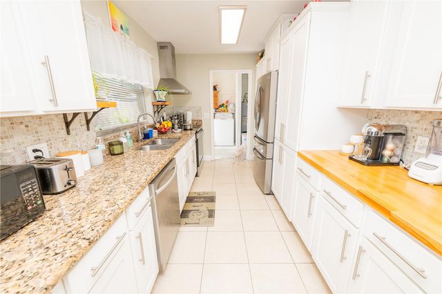 106 RED ROSE CIRCLE, Orlando, FL 32835