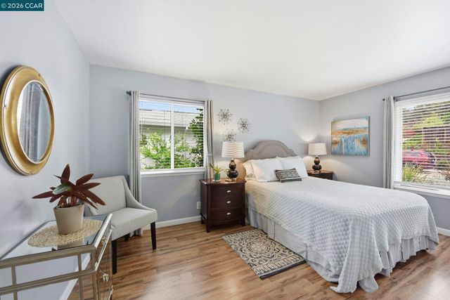 10570 Englewood Dr, Oakland, CA 94605