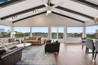 10570 Englewood Dr, Oakland, CA 94605