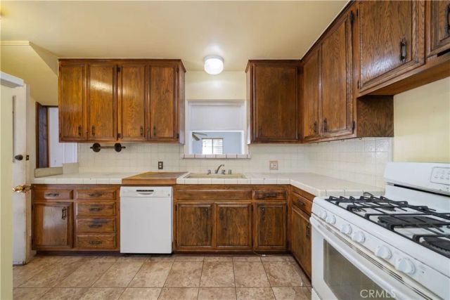 12473 Ralston, Sylmar, CA 91342